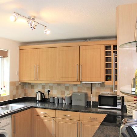 Homely And Budget Friendly 3 Bed House Sleeps 6 Free Parking! Milton Keynes Eksteriør billede