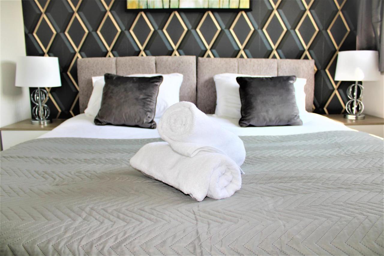 Homely And Budget Friendly 3 Bed House Sleeps 6 Free Parking! Milton Keynes Eksteriør billede
