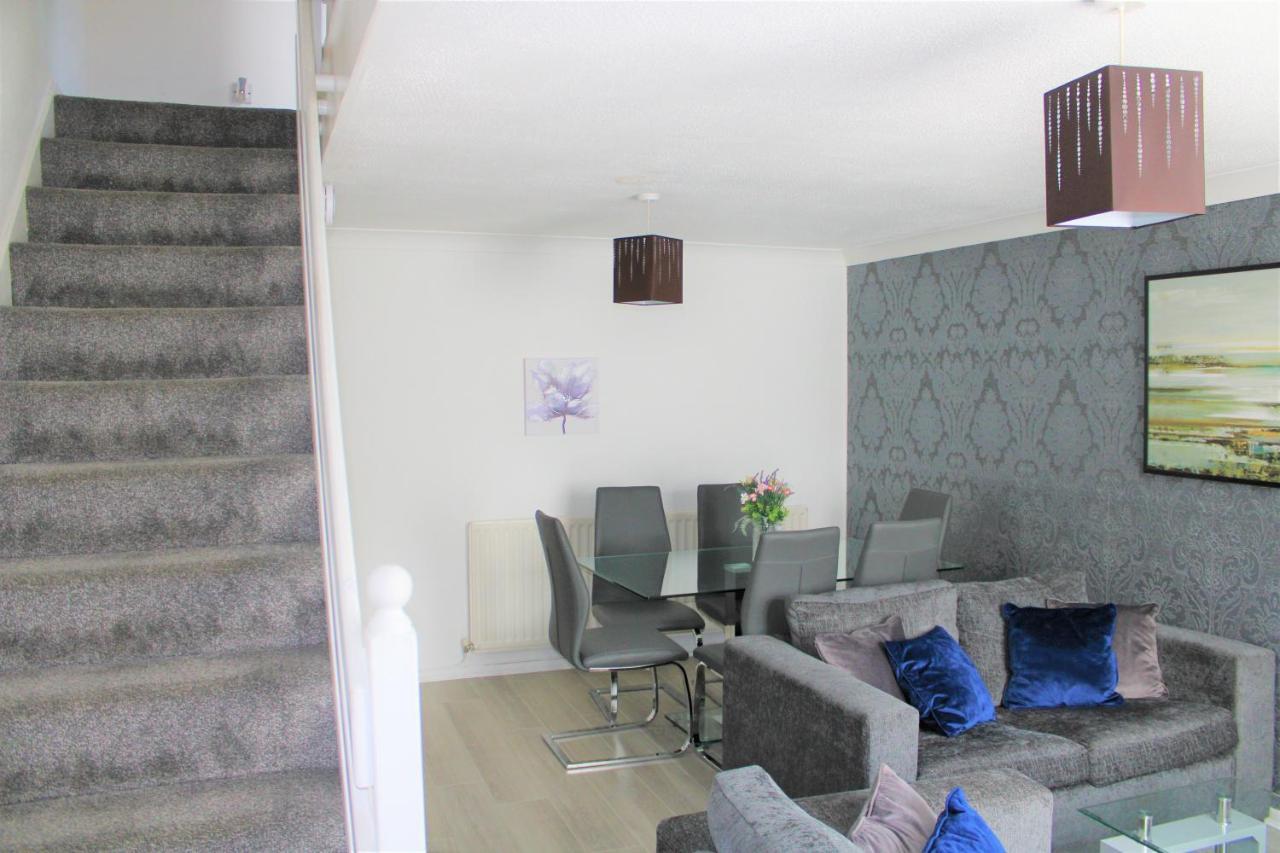 Homely And Budget Friendly 3 Bed House Sleeps 6 Free Parking! Milton Keynes Eksteriør billede