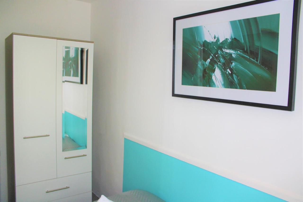 Homely And Budget Friendly 3 Bed House Sleeps 6 Free Parking! Milton Keynes Eksteriør billede